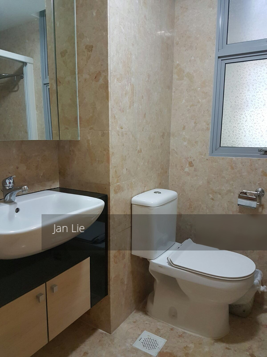 Lakeholmz (D22), Condominium #135800532